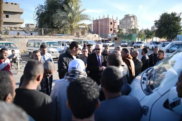 محافظ قنا يتفقد المقر الجديد لموقف قفط وقوص