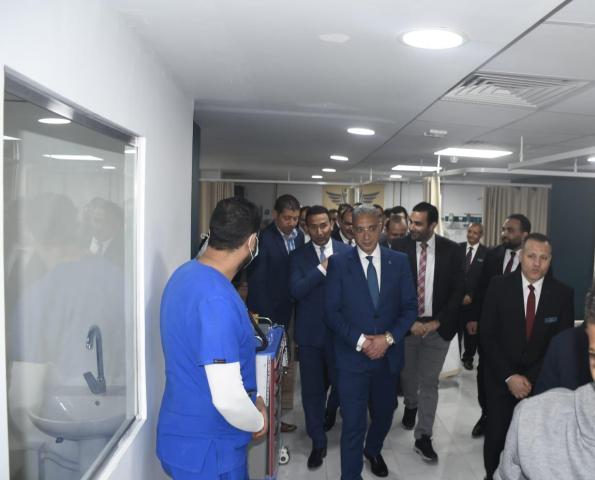 محافظ الفيوم يفتتح مستشفى رواد الطب التخصصي