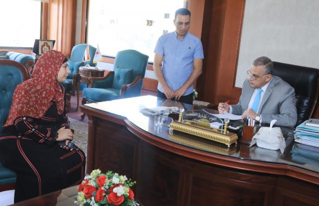 محافظ سوهاج يلتقي المواطنين