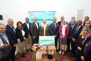 وزيرة التضامن الاجتماعي ونائب محافظ...