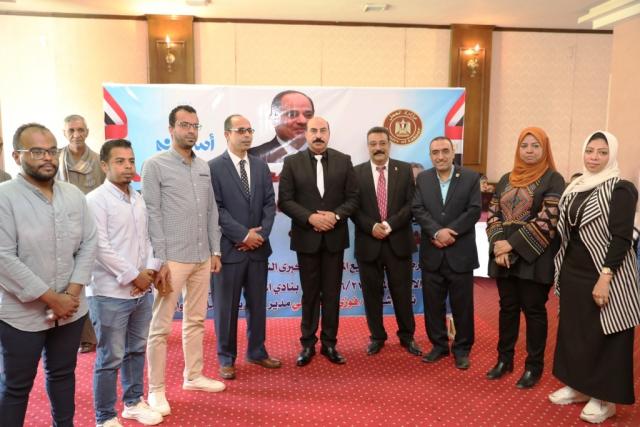 محافظ أسوان يفتتح ملتقى التوظيف