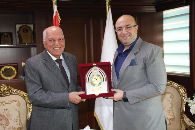 محافظ بني سويف ونقيب المعلمين