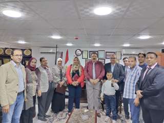 رئيس مدينة سفاجا يكرم مديرتيّ...
