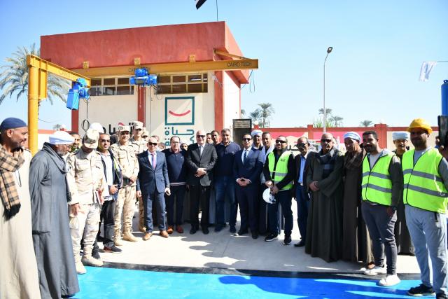 محافظ قنا يتفقد عددا من مشروعات حياة كريمة بقوص