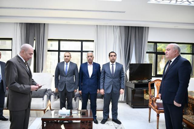 محافظ قنايشهد أداء حلف اليمين