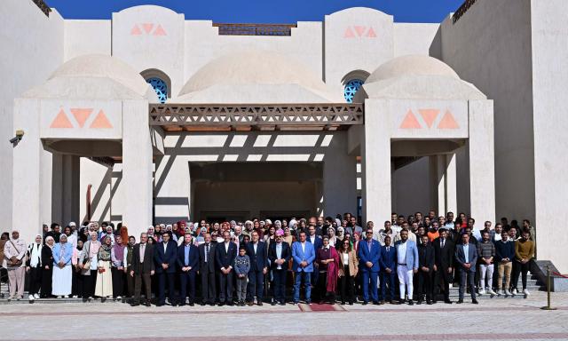 جولة رئيس الوزراء في أسوان