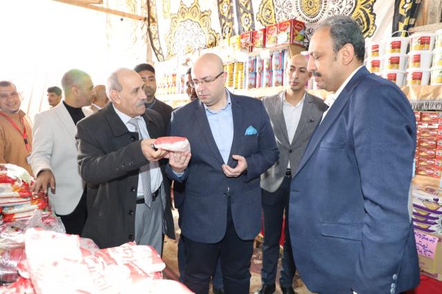 محافظ بني سويف يفتتح معرض اهناسيا