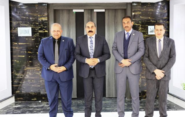 محافظ أسوان ووفد شركة مصر لبترول