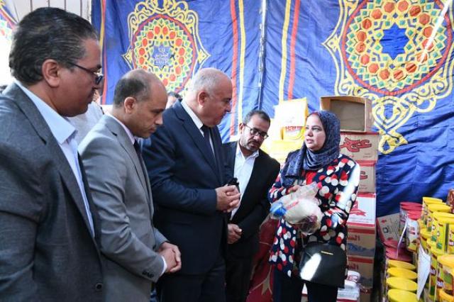 محافظ قنا يفتتح معرض أهلا رمضان بمدينة قوص