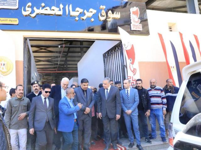 محافظ سوهاج يتفقد سوق جرجا الحضري الجديد