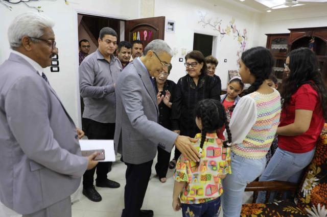 . محافظ المنيا يهنئ الأطفال بمناسبة عيد القيامة