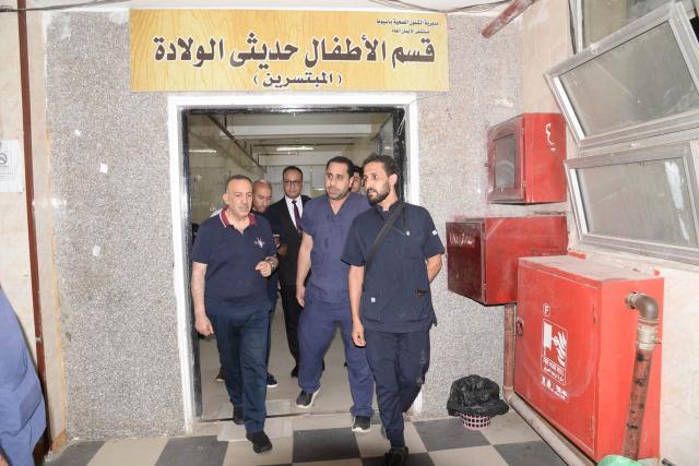 محافظ أسيوط يتفقد مستشفي الشاملة والإيمان العام
