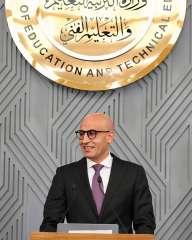 وزير التربية والتعليم يعرض خطة...