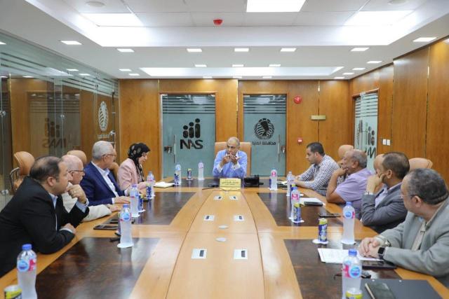 ..محافظ المنيا يعقد ورشة عمل متخصصة مع المستثمرين