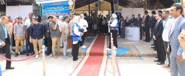 محافظ المنيا يفتتح ملتقى توظيف الشباب