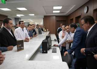 رئيس الوزراء يتابع تشغيل منظومة...