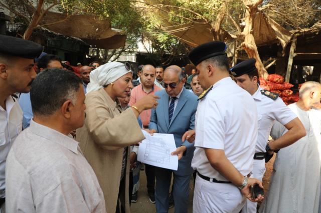 محافظ المنيا يتفقد مشروع تطوير سوق الحبشي