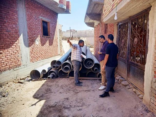محافظ أسوان : البدء فى تنفيذ مشروع الخط البديل لتخفيف المعاناة عن أهالى منطقة الكرور