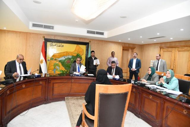 لقاء محافظ الفيوم مع المواطنين