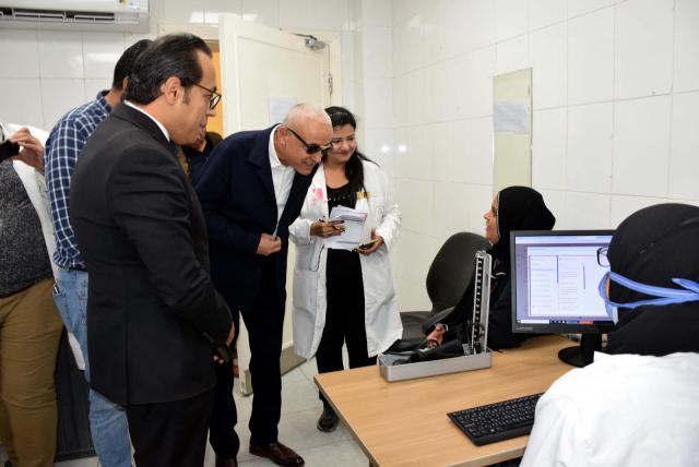 محافظ الأقصر يتفقد وحدة طب أسرة "الشيخ موسى"