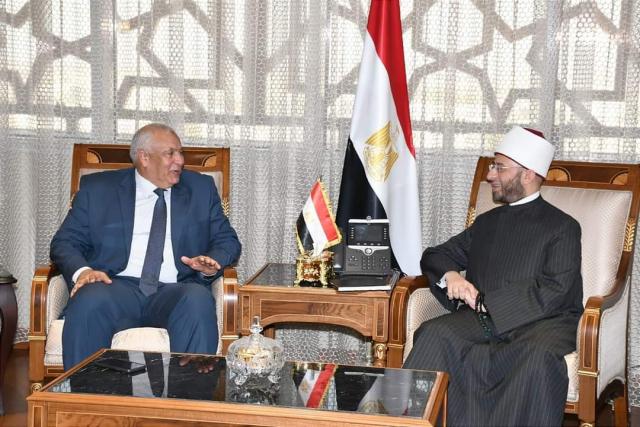 وزير الأوقاف يستقبل محافظ الوادي الجديد