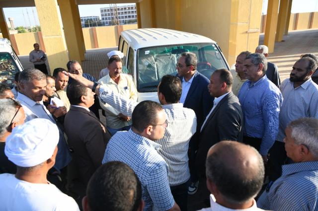 محافظ قنا يتفقد عددا من المشروعات الخدمية بنقادة