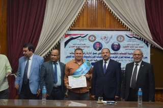 بالأسماء.. جامعة الأزهر تكرم الفائزين...