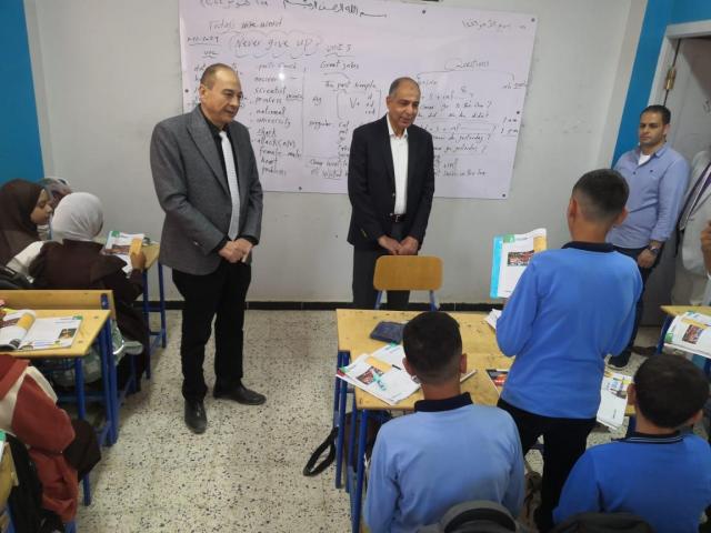محافظ المنيا يتفقد مدرسة بني حسن الإعدادية المشتركة ومصنع التغذية المدرسية بمركز أبوقرقاص