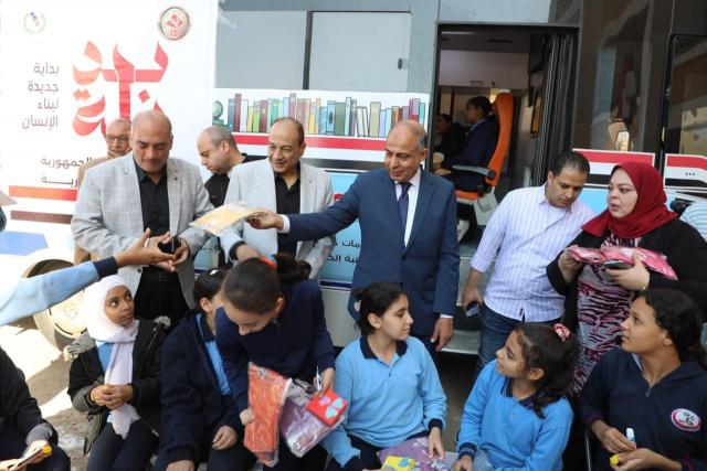محافظ المنيا يتفقد عدداً من المدارس