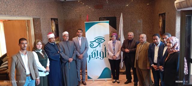 نائب محافظ الأقصر يشارك في تدشين مبادرة "ظواهر"
