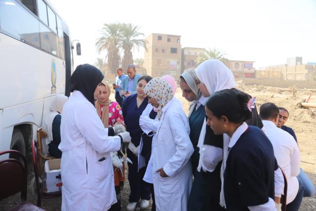 قافلة جامعة جنوب الوادي البيطرية