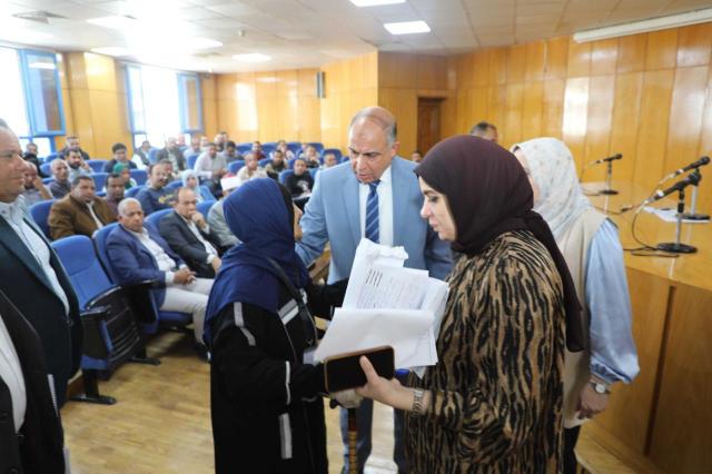 محافظ المنيا يبحث 50 طلبا من أهالي مغاغة