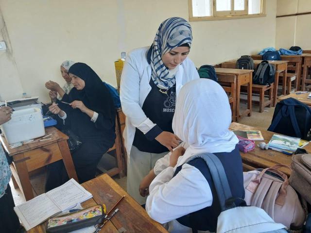 تطعيم طلاب المدارس