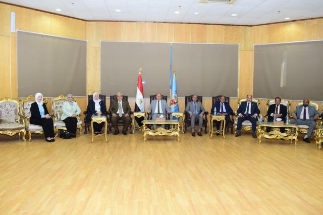 جامعة سوهاج تستضيف أعضاء مجلس النواب