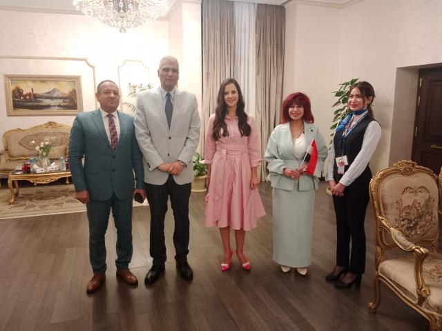 محافظ أسوان يستقبل حرم رئيس صريبا