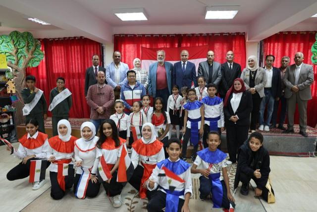محافظ المنيا يتفقد مدرسة المنيا الرسمية للغات