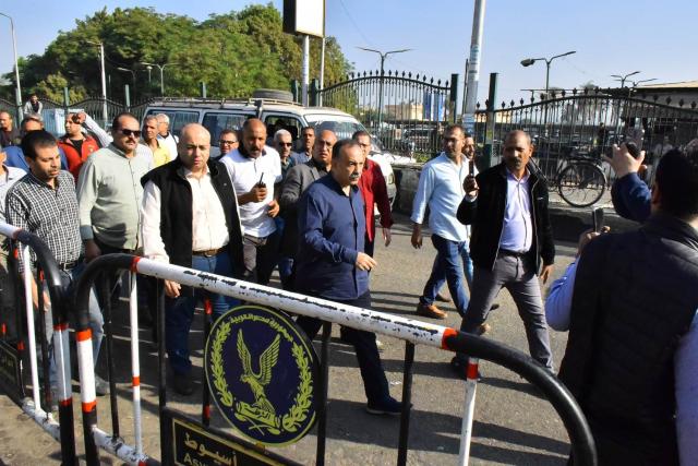 محافظ أسيوط يقود حملة مكبرة لرفع الإشغالات