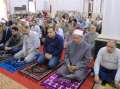 عقب آدائه  صلاة الجمعة بمسجد...
