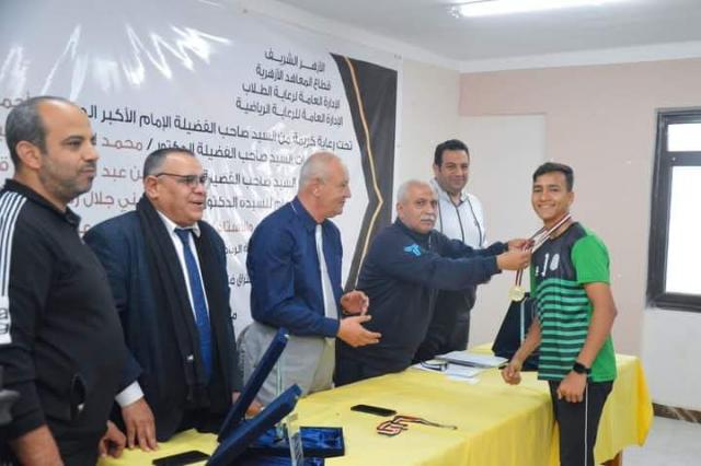 تكريم الطالب الفائز