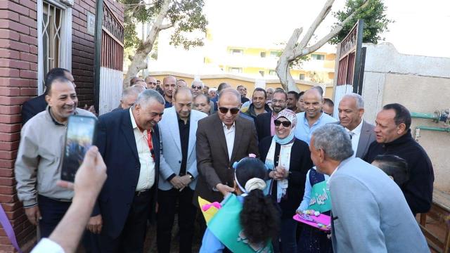 محافظ المنيا يفتتح مدرسة ”وحدة نواي الابتدائية ”