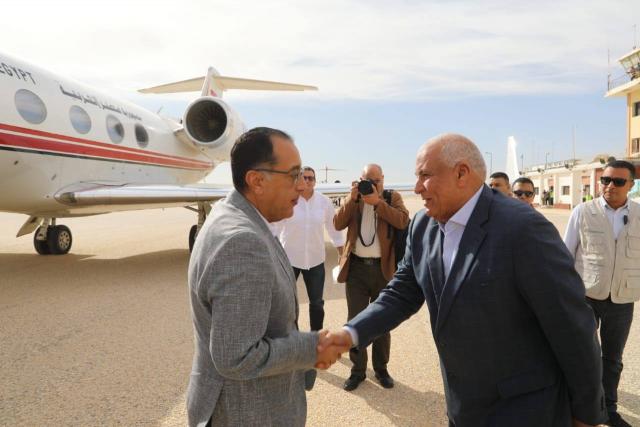 رئيس الوزراء يبدأ زيارته للوادي الجديد