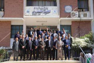 رئيس جامعة جنوب الوادي يفتتح...