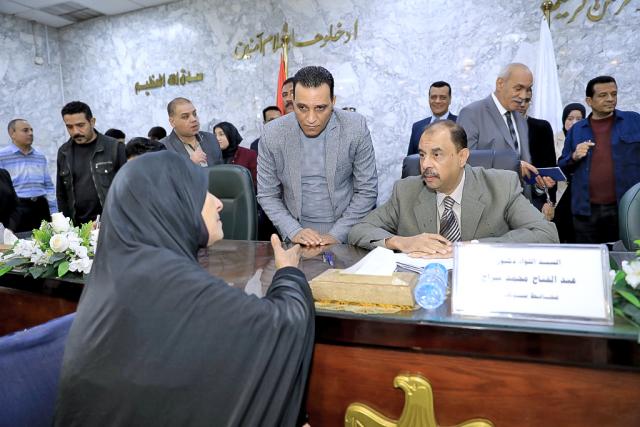 محافظ سوهاج يعقد للاستماع لمطالب المواطنين