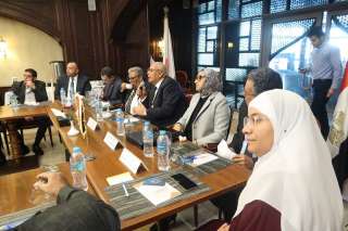 لتعزيز آفاق الاستثمار المستقبلية..محافظ الوادي...