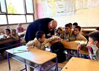 في جولة مفاجئة.. وزير التعليم...