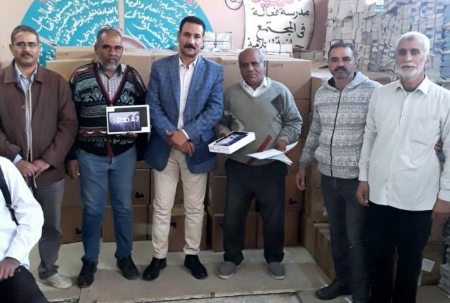 إدارة دشنا تتسلم التابلت