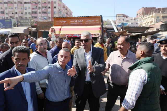 جولة محافظ أسوان