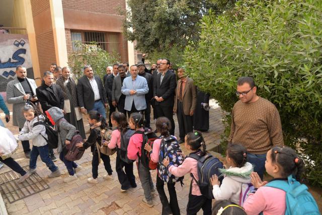 محافظ أسيوط يتفقد مدرسة العبور الإبتدائية المشتركة