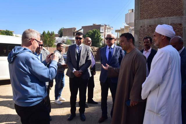 جولة محافظ الاقصر في القرنة