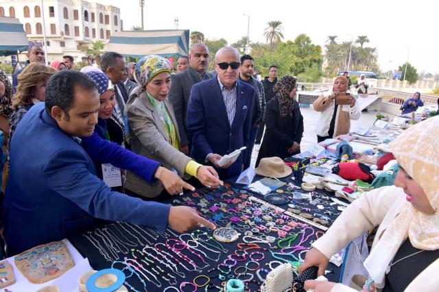 افتتاح المعرض